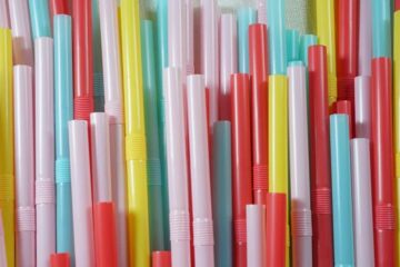 Bar que usar canudo de plástico em SP pode levar multa de até R$ 8 mil