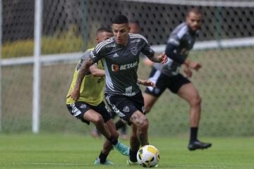 Arana treina normalmente para Flamengo x Atlético; Keno trabalha à parte
