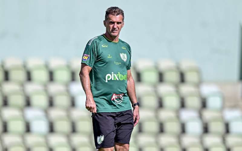 Mancini promove mudanças na escalação do América para enfrentar o Botafogo