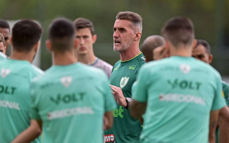 Embalado, América recebe Bragantino e tenta se afastar do Z4 do Brasileiro