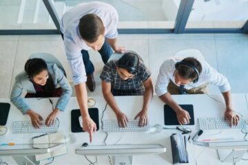 Vagas abertas: programa de trainee do Itaú terá salário de R$ 8 mil