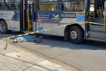 Distraído ao celular, jovem morre atropelado por ônibus