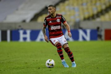 Flamengo e Corinthians buscam título da Copa do Brasil no Maracanã
