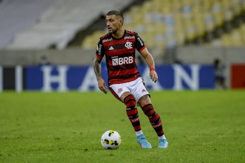 Flamengo e Corinthians buscam título da Copa do Brasil no Maracanã