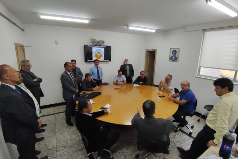 Líderes do Executivo fazem visita à Câmara em primeira reunião do semestre em Monlevade