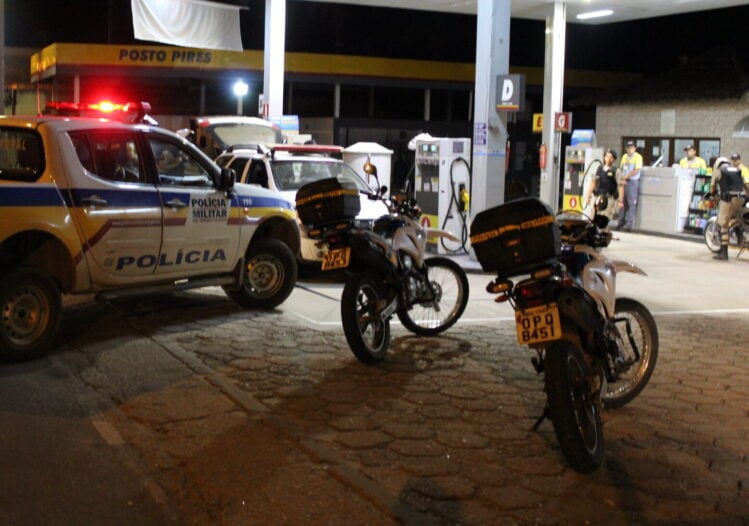 Dupla assalta posto de combustíveis no Bairro João XXIII