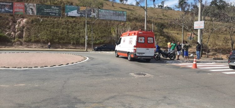 Motociclista sofre fratura em acidente no Juca Rosa