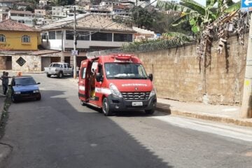 Adolescente fica ferido em colisão frontal no Bairro João XXIII