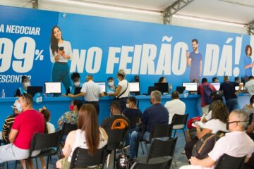 Serasa Limpa Nome oferece negociação de dívidas com parcelamento sem juros