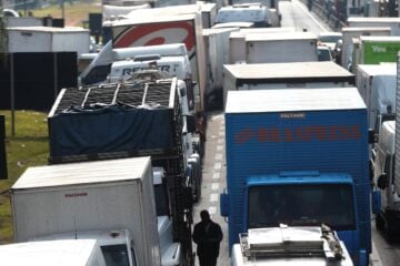 Transportadores rodoviários de carga não precisarão renovar registro