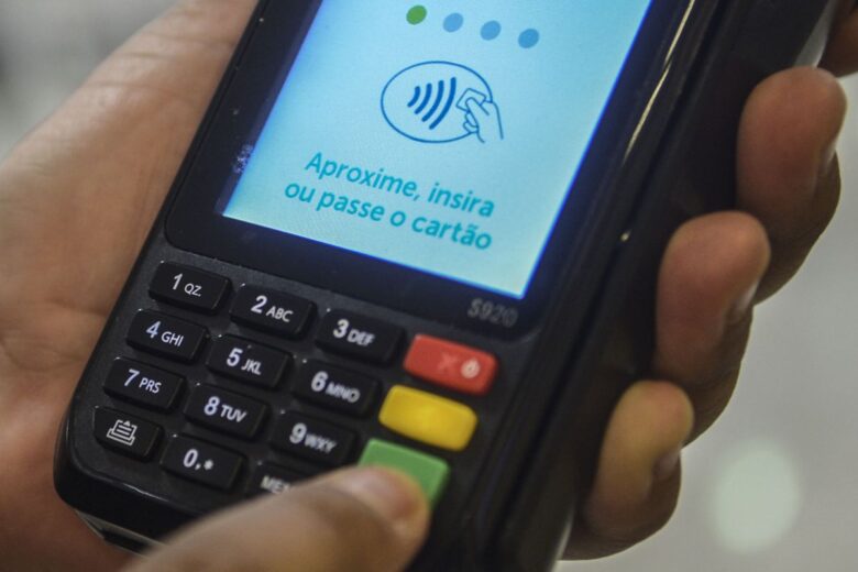 Pagamentos com cartões crescem 36,5% no primeiro semestre