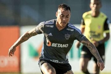 Empresário comenta situação de Vargas no Atlético após ausência no clássico