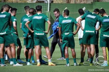 Rival do Atlético, Goiás aposta em ex-jogadores de Cruzeiro e América