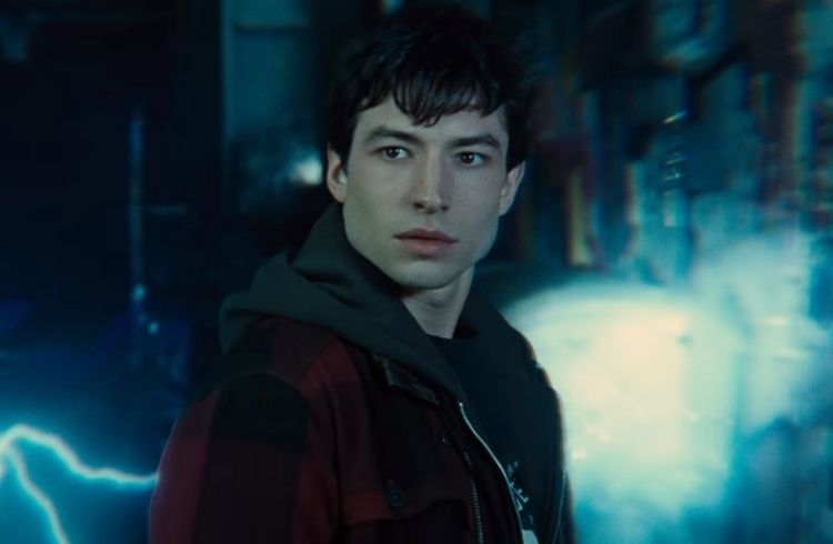 Ator Ezra Miller é suspeito em desaparecimento de mãe e três filhos