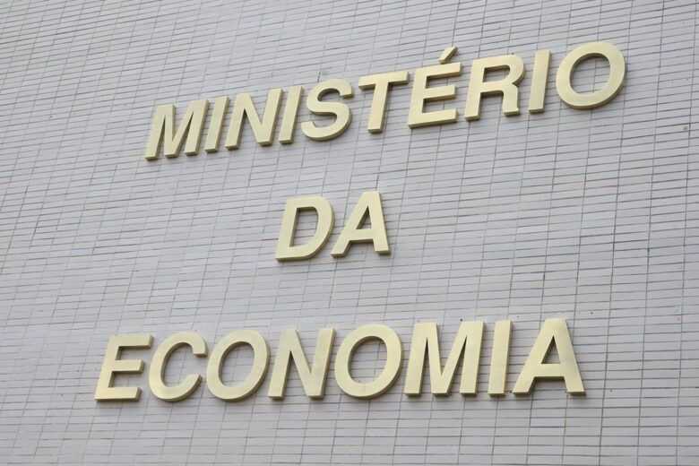RJ e ES têm maiores altas na receita até o 3º bimestre