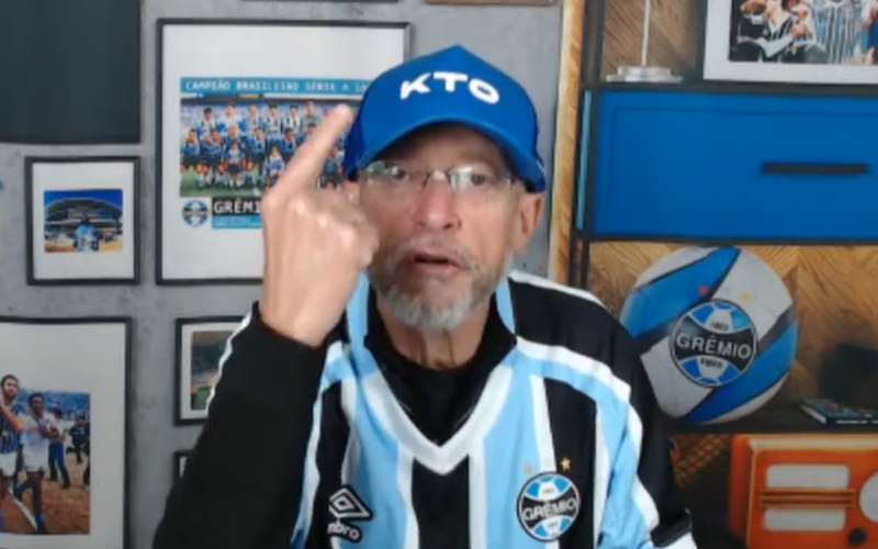 Comentarista gremista crava Cruzeiro campeão e rasga elogias a Pezzolano