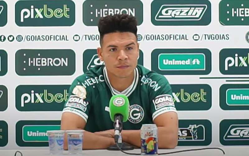 Goiás oficializa a chegada do meia Marquinhos Gabriel, ex-Criciúma