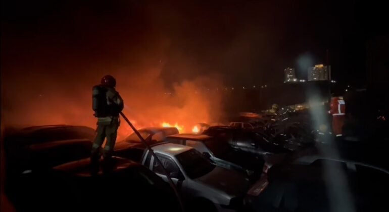 Incêndio em pátio do Detran em Belo Horizonte atinge cerca de 50 veículos