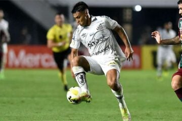Em jogo de reviravoltas, Santos e Fluminense empatam pelo Brasileirão