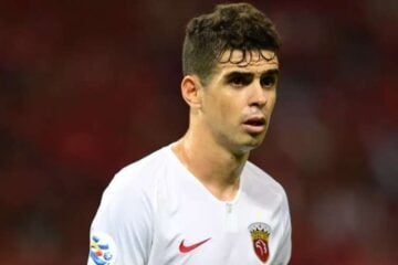 Foto de Oscar com a camisa do Flamengo viraliza nas redes sociais
