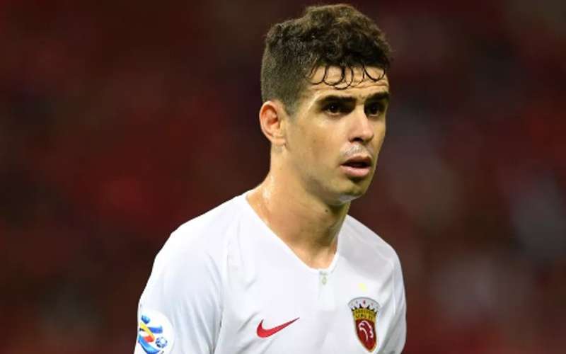 Foto de Oscar com a camisa do Flamengo viraliza nas redes sociais