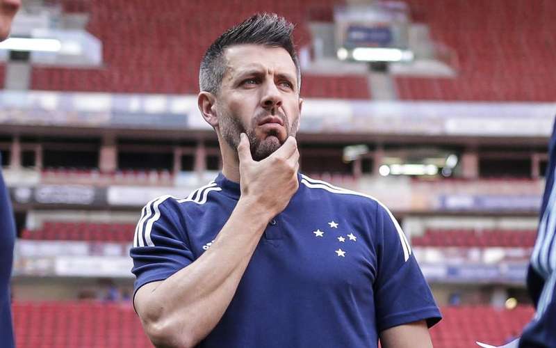 Pezzolano: ‘Aquele que pensa que o Cruzeiro já subiu é um problema’