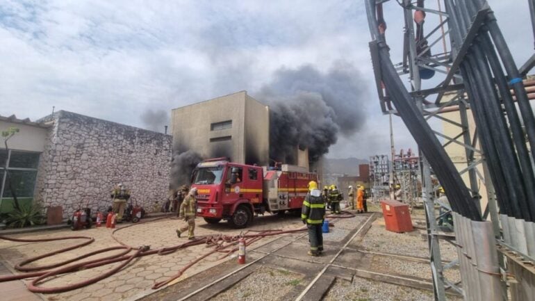 Bairros do Centro-Sul de BH ficam sem energia após incêndio em subestação da Cemig; veja vídeo