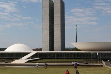 Promulgada lei que simplifica regras trabalhistas em novas calamidades