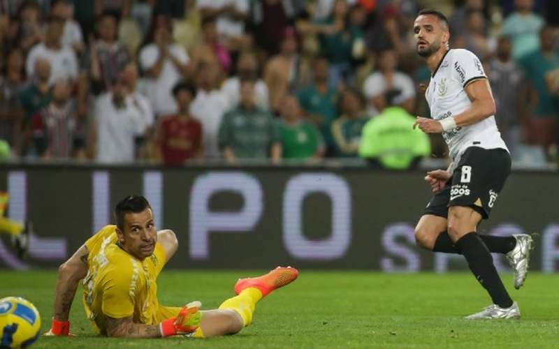 Renato Augusto elogia maturidade do Corinthians para buscar empate