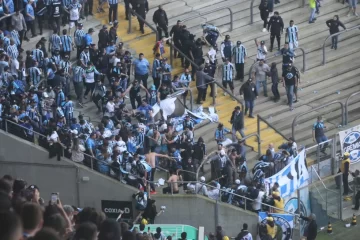 Justiça interdita setor da Arena e suspende organizadas do Grêmio após briga