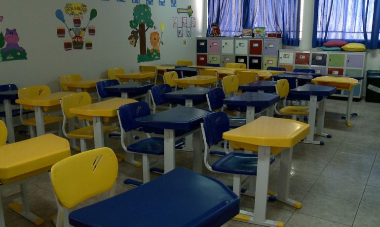 TCE-MG suspende iniciativa do governo que transfere a gestão de escolas estaduais para os municípios