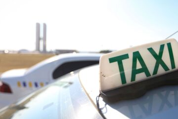 Auxílios Caminhoneiro e Taxista serão pagos neste sábado