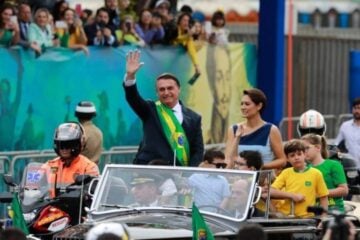 Bicentenário da Independência é celebrado com fogos e desfile, em Brasília