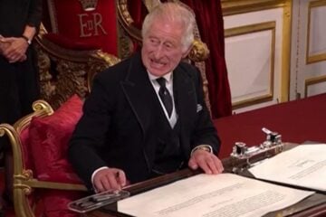 Mau humor do Rei Charles III viraliza na web; veja o vídeo