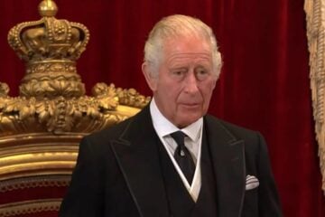 Rei Charles III é diagnosticado com câncer, diz palácio de Buckingham