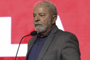 Mercado: dólar dispara e fecha perto de R$ 5,40 com temor fiscal após fala de Lula