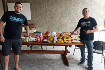 Repúblicas Universitárias de Monlevade doam cerca de 100kg de alimentos