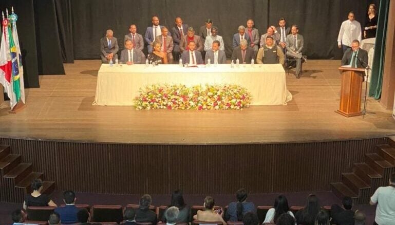 Câmara de Itabira homenageia figuras ilustres da cidade