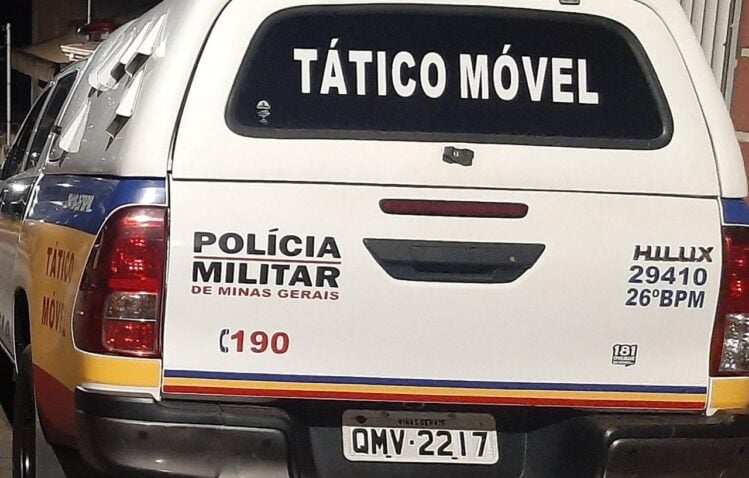 PM apreende quase 50 pinos de cocaína no Barro Branco