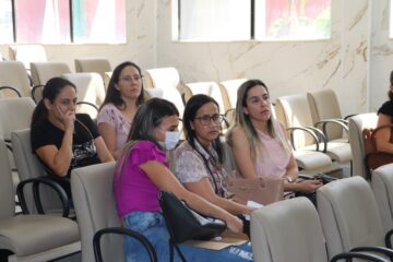 Profissionais da saúde protestam e votação de projeto de lei deve ser adiada