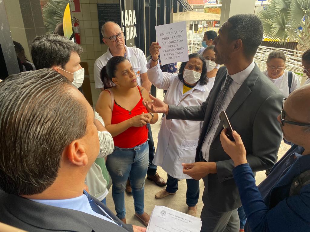 Profissionais da enfermagem pressionam, vereadores cedem e ampliação do Pró-Família é aprovado em Itabira