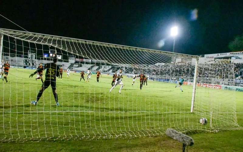 Ponte Preta vence o Sport, salta na tabela e se aproxima do G4 na Série B