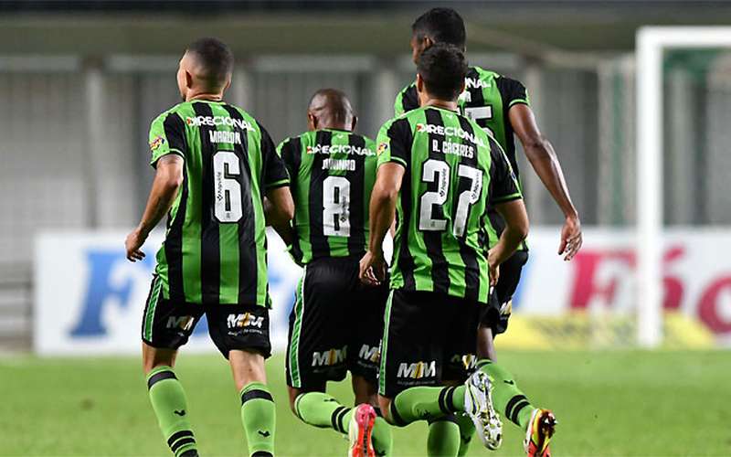Veja os bastidores da vitória do América sobre o Corinthians no Brasileirão