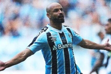 Na reestreia de Renato Gaúcho, Grêmio vira sobre o Vasco e cola no Bahia