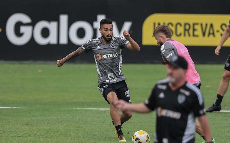 Calebe, do Galo, sobre Zaracho: ‘Não vejo problema em jantar com a família’