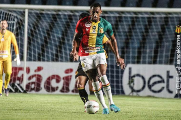 Sampaio Corrêa marca no fim e vence o Novorizontino de virada pela Série B