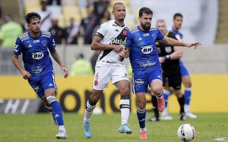 Série B: Cruzeiro é favorito nas casas de apostas em clássico contra Vasco