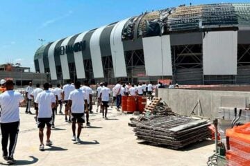 Jogadores, comissão técnica e diretoria do Atlético visitam a Arena MRV