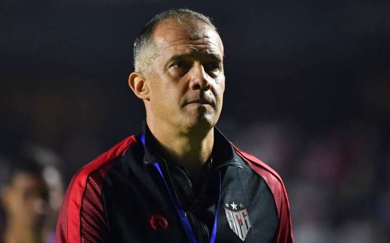 Atlético-GO demite o técnico Eduardo Baptista após 6 jogos