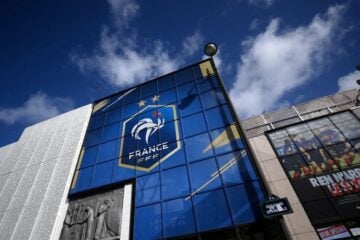 Governo francês vai investigar denúncias de crime sexual na federação de futebol